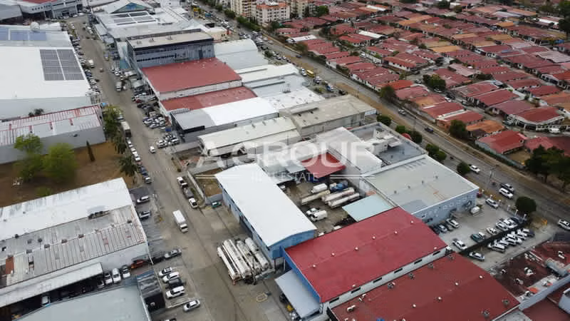 Se vende Terreno con galera - Parque industrial Costa del Este