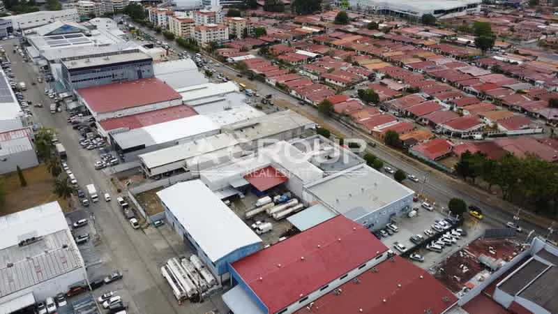 Se vende Terreno con galera - Parque industrial Costa del Este