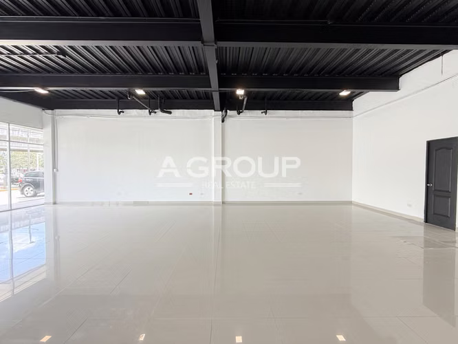 Oportunidad – Local Comercial en Galería Cincuentenario