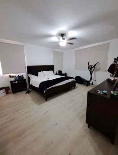 Rebajada! Hermosa Casa Renovada en Venta!