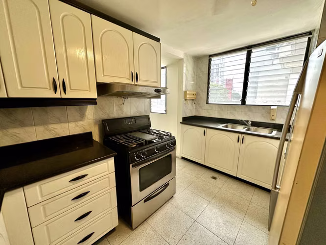 Se vende apartamento en Marbella, Ph Ebbelle
