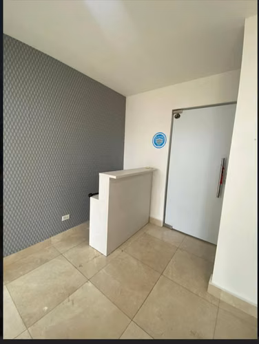 VENTA OFICINA EN LA AVENIDA BALBOA - Imagen 3