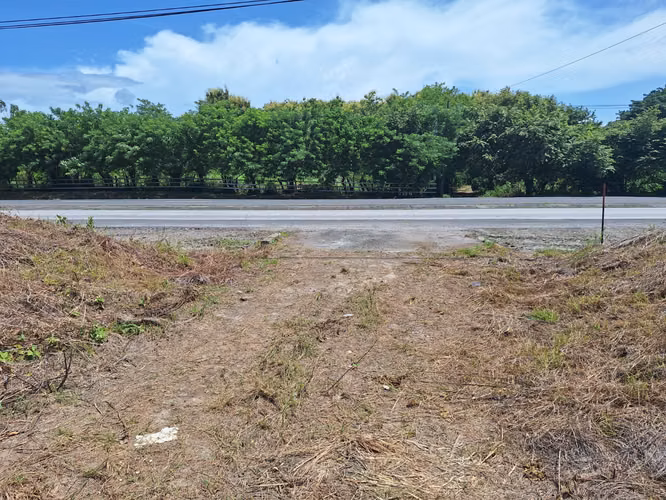 Terreno comercial en renta en la entrada de Punta Barco Viejo, Panama