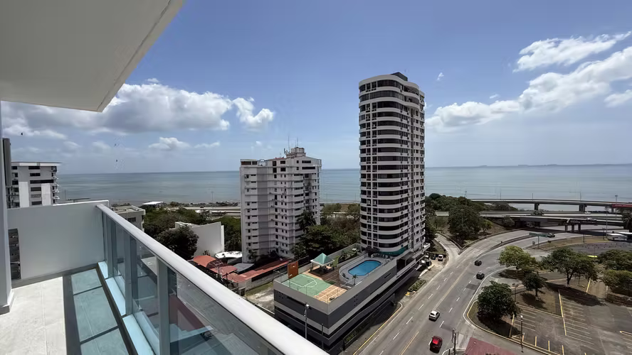 Apartment for sale with ocean view in San Francisco, 3 bedrooms, 2.5 bathrooms, balcony