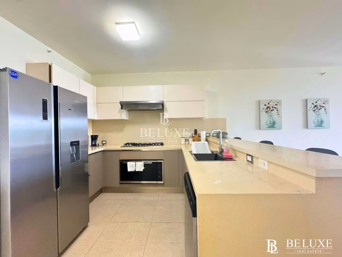 VENTA DE APARTAMENTO DE PLAYA AMOBLADO EN PH PERLAMAR, CASAMAR (P)