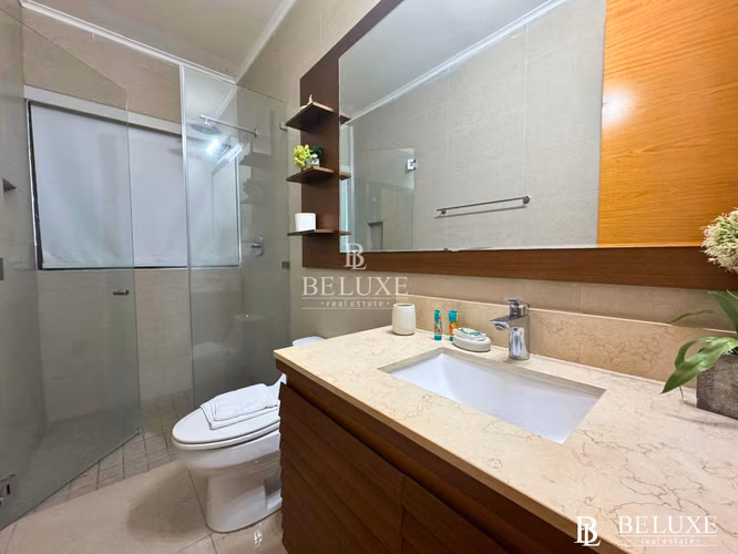 VENTA DE APARTAMENTO DE PLAYA AMOBLADO EN PH PERLAMAR, CASAMAR (P)