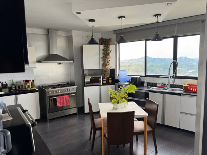 Venta de Apartamento en La Cresta, Edificio Elite, 400m2 - Imagen 3