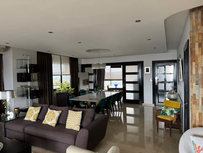 Venta de Apartamento en La Cresta, Edificio Elite, 400m2 - Imagen 2