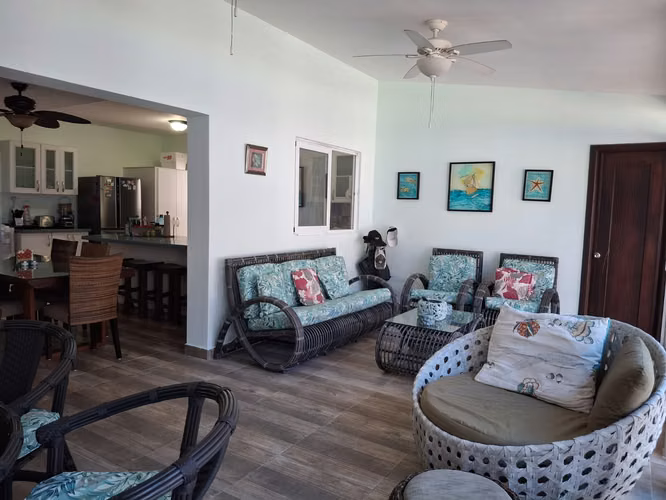 Se Vende Espectacular Villa Semi Amoblada en Playa Blanca
