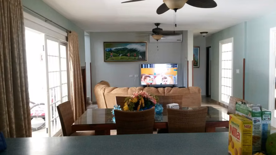 Se Vende Espectacular Villa Semi Amoblada en Playa Blanca