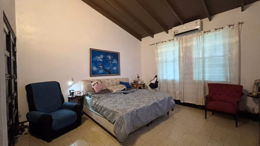 Vendo céntrica casa, muy cerca a Calle 50, Cincuentenario y Vía Porras - Imagen 6
