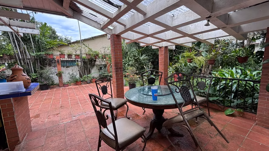 Vendo céntrica casa, muy cerca a Calle 50, Cincuentenario y Vía Porras - Imagen 16