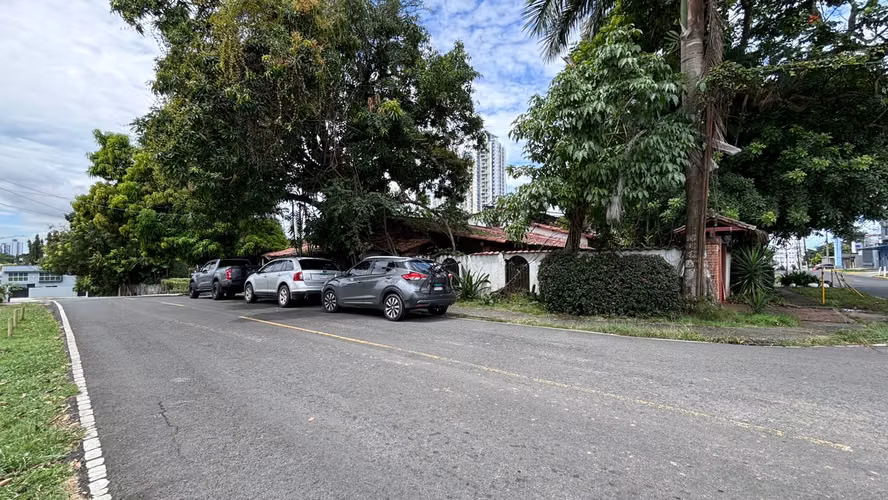 Vendo céntrica casa, muy cerca a Calle 50, Cincuentenario y Vía Porras - Imagen 18