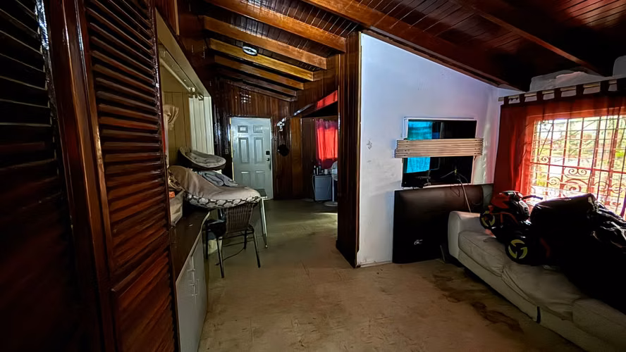 Vendo céntrica casa, muy cerca a Calle 50, Cincuentenario y Vía Porras - Imagen 13
