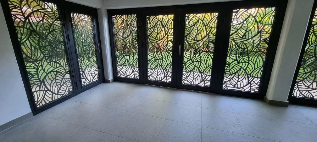 Melissa Foster Luxury Vende Casa Dúplex Remodelada en Albrook MF1692
