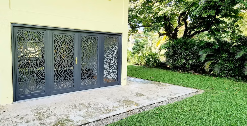 Melissa Foster Luxury Vende Casa Dúplex Remodelada en Albrook MF1692