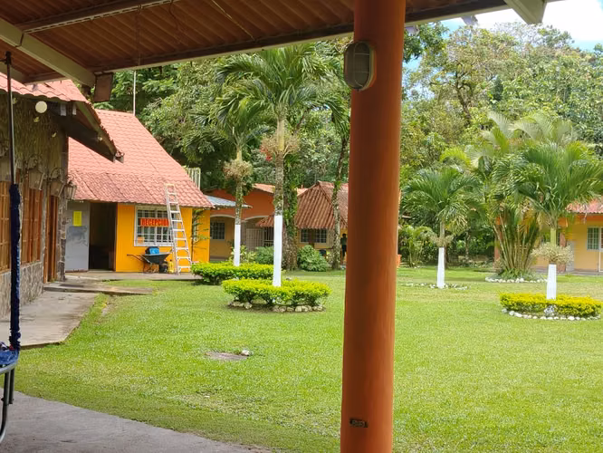 Venta de Cabañas tipo hotel e instalaciones turísticas con terreno de 6,000m2