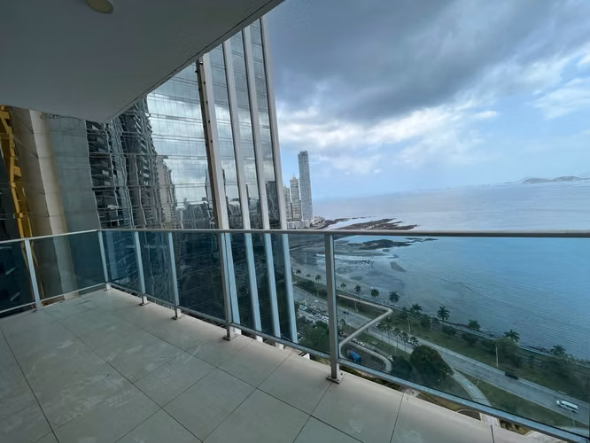 Apartment for sale in Avenida Balboa, 124; PH WATERS ON THE BAY