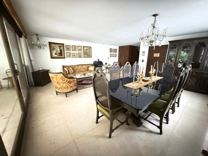 Venta de Casa en Obarrio, 500m2 de terreno y 400m2 de construcción
