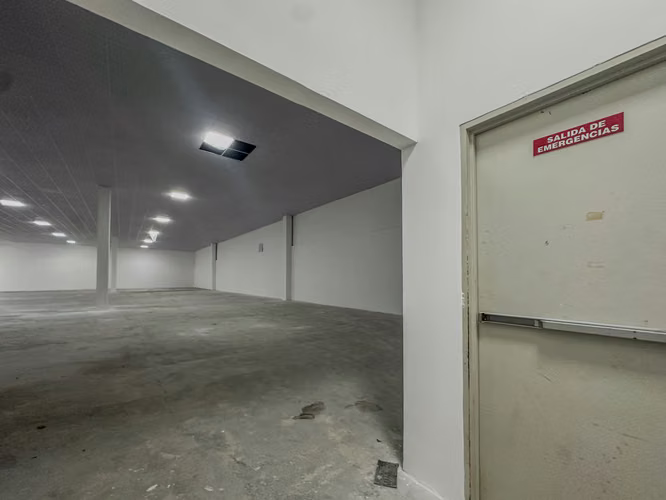 Alquiler local comercial bodega en Parque Lefevre