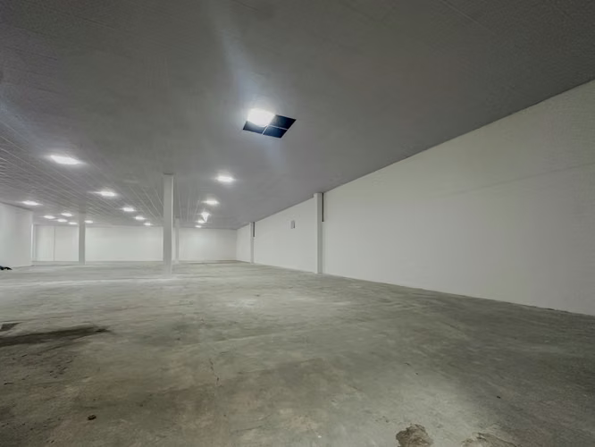 Alquiler local comercial bodega en Parque Lefevre