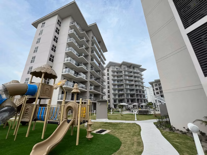 VENTA DE APARTAMENTOS FRENTE AL MAR, EN CHAME