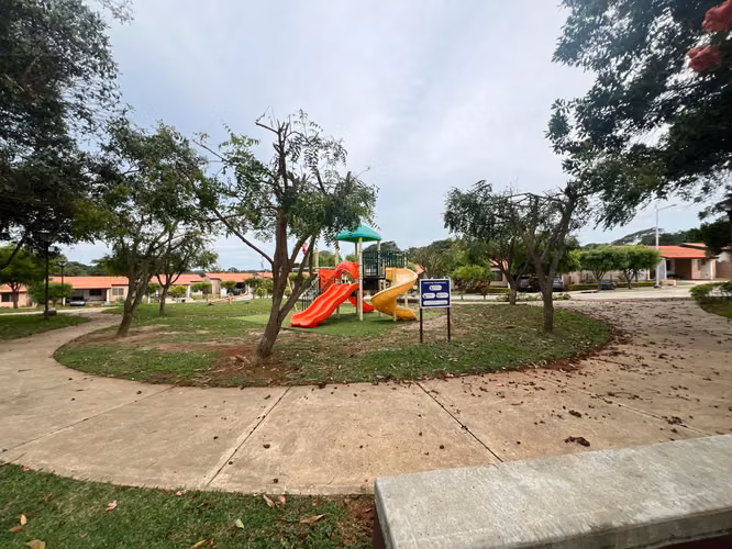 Vendo hermosa vivienda VACIA en Residencial Arboleda, Chorrera - Imagen 8