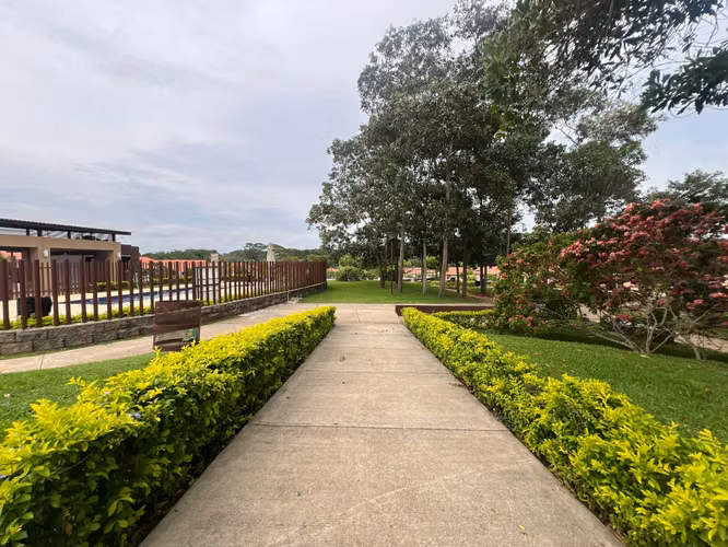 Vendo hermosa vivienda VACIA en Residencial Arboleda, Chorrera - Imagen 9