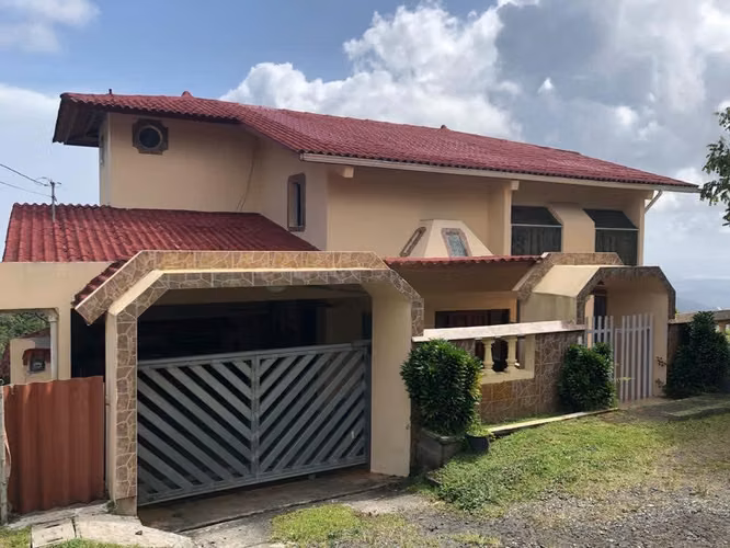 CASA EN VENTA ALTOS DE CERRO AZUL