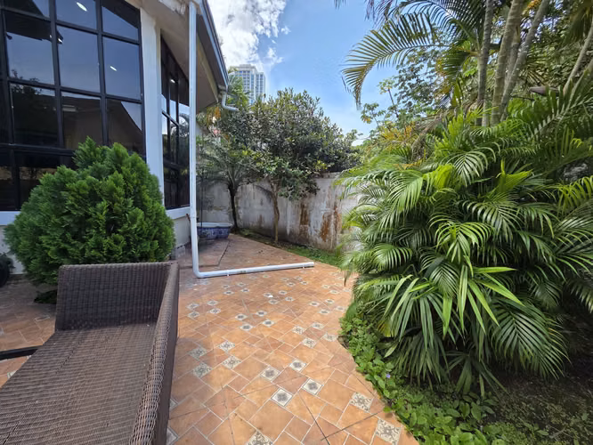 VENTA DE AMPLIA CASA EN PH VILLA DE VIZCAYA, CONDADO DEL REY