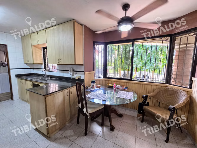 VENTA DE AMPLIA CASA EN PH VILLA DE VIZCAYA, CONDADO DEL REY