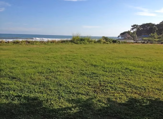 AMAZING BEACH FRONT LAND IN CHAME - Imagen 8