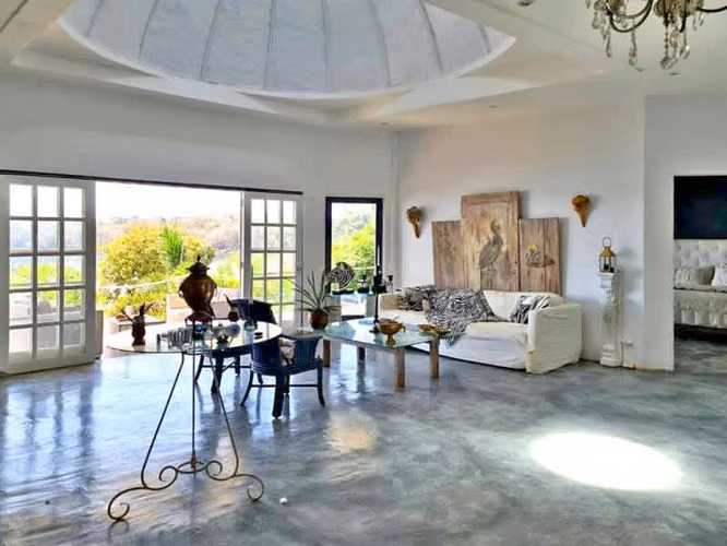 SPECTACULAR ISLAND LIVING AT ITS FINEST