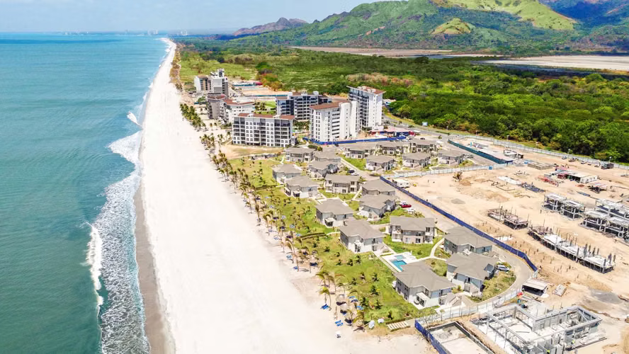 VENTA OLAS DEL MAR - PLAYA CARACOL FRENTE AL MAR
