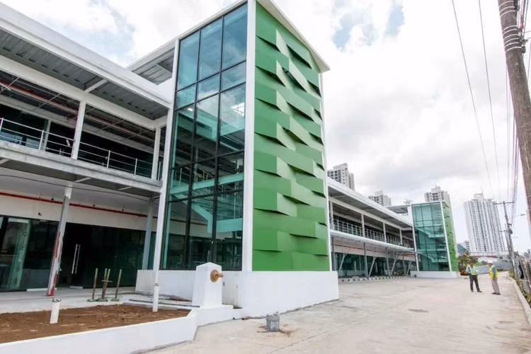 Venta de local comercial en Condado Mall