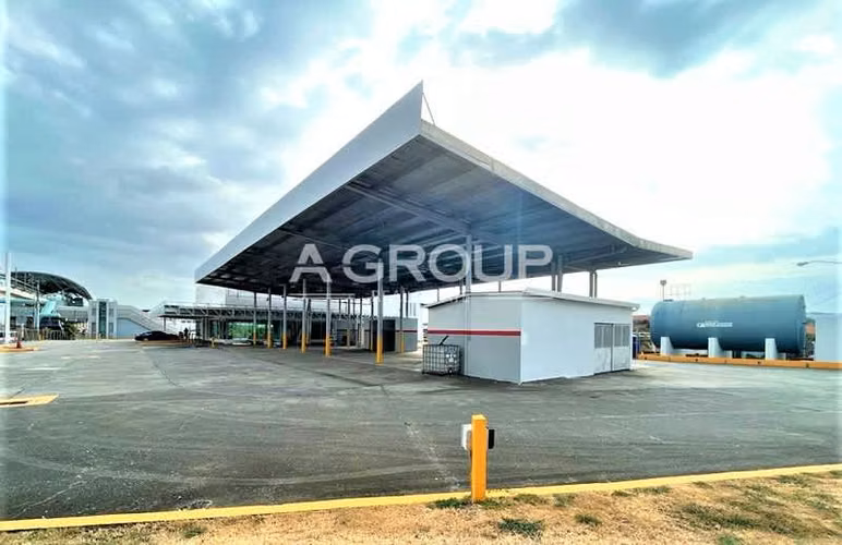 Se Vende propiedad comercial - Las Mañanitas Via Principal