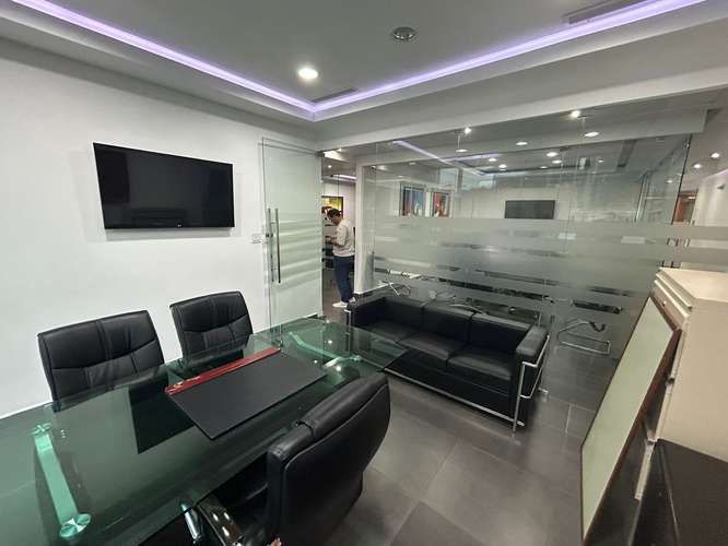 ALQUILER DE OFICINA DE 180 m2 EN OBARRIO, PH OFFICE ONE - Imagen 8