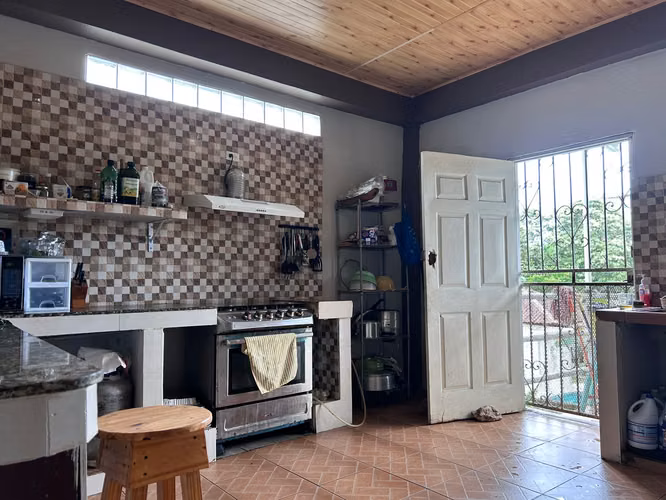 VENTA DE CASA EN GORGONA  A 100 METROS DEL MAR
