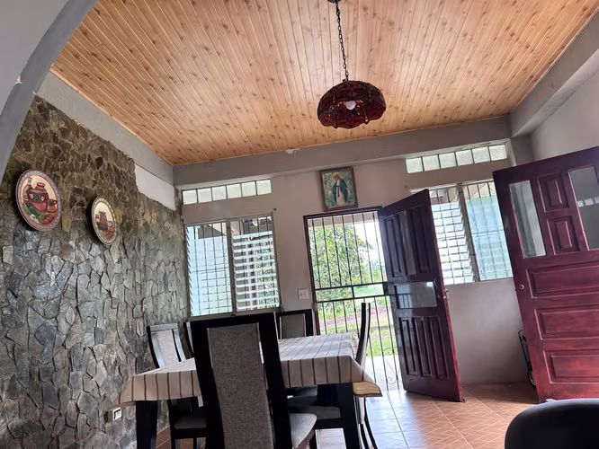 VENTA DE CASA EN GORGONA  A 100 METROS DEL MAR