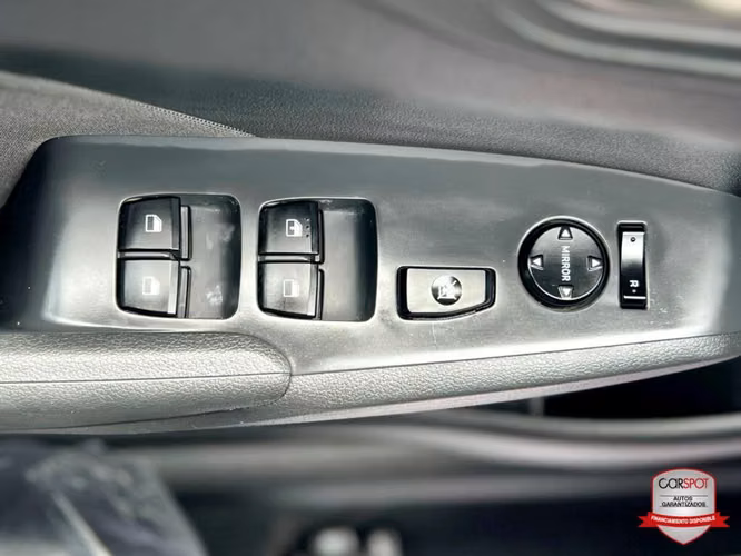 Hyundai Accent Solaris 2023 Automática EE8894
