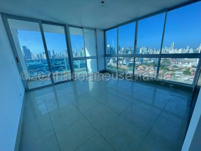 Venta de Apartamento con 317 m2 en PH Kolosal, San Francisco 26-1690GG