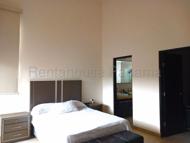 Venta de Casa Exclusiva en PH Nativa, Panamá Pacífico 26-1641GG