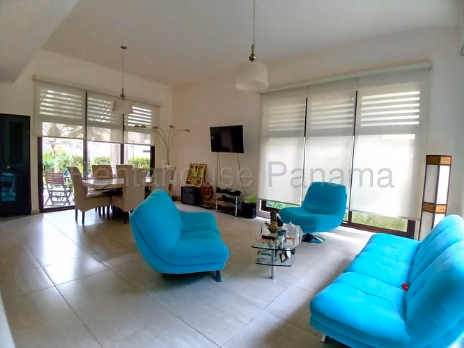 Venta de Casa Exclusiva en PH Nativa, Panamá Pacífico 26-1641GG