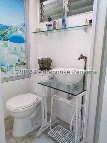Venta de Casa con Excelente Ubicación en Miraflores, Betania 25-2377GG - Imagen 9