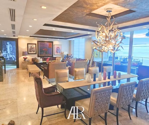 Vendo apartamento con vista al mar en Punta Pacifica