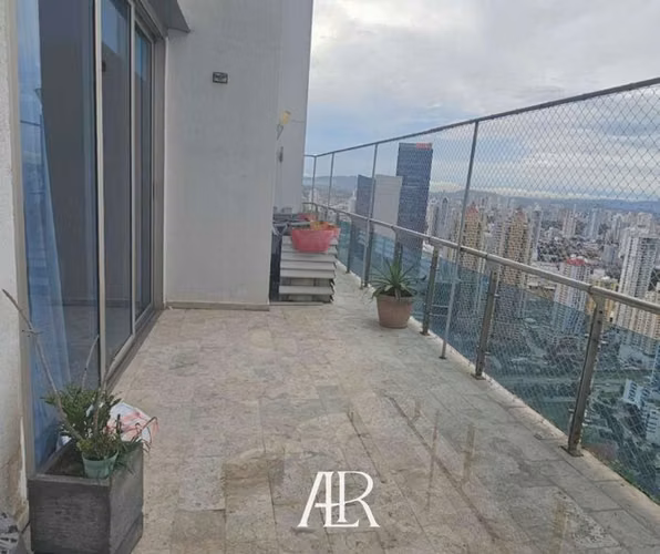 Vendo apartamento con vista al mar en Punta Pacifica
