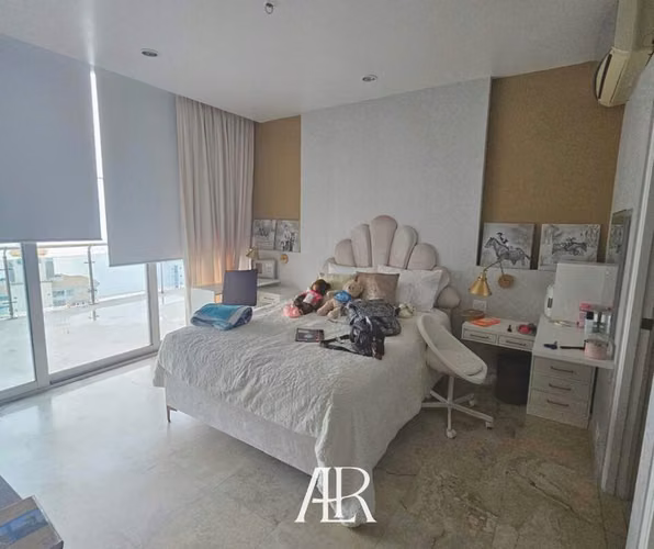 Vendo apartamento con vista al mar en Punta Pacifica