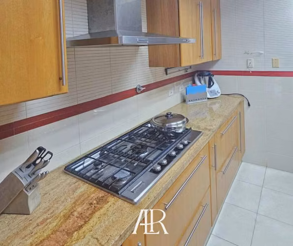 Vendo apartamento con vista al mar en Punta Pacifica