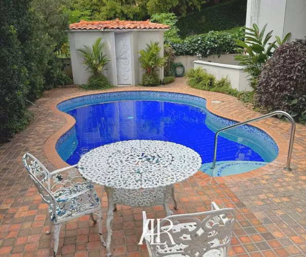 Vendo Casa Unifamiliar en Esquina con piscina privada en Betania, Dos Mares