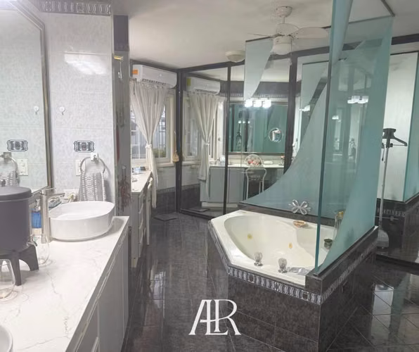 Vendo Casa Unifamiliar en Esquina con piscina privada en Betania, Dos Mares